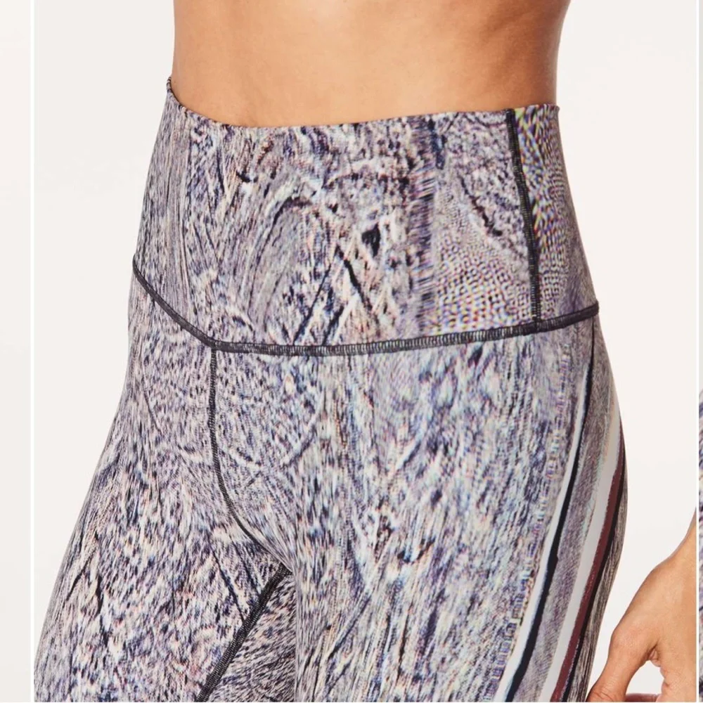 Lululemon wunder under hi rise tight (nulux 28”) - Picture 3 of 9